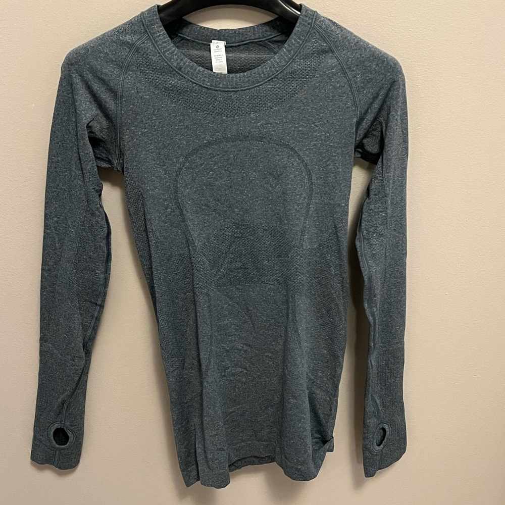 Lululemon long sleeve workout top